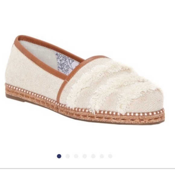 ED Ellen Degeneres Nolana Slip On Flats - Picture 2 of 5